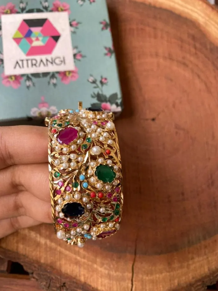 Fayat Navratna Jadaau Kada attrangi1 Earrings