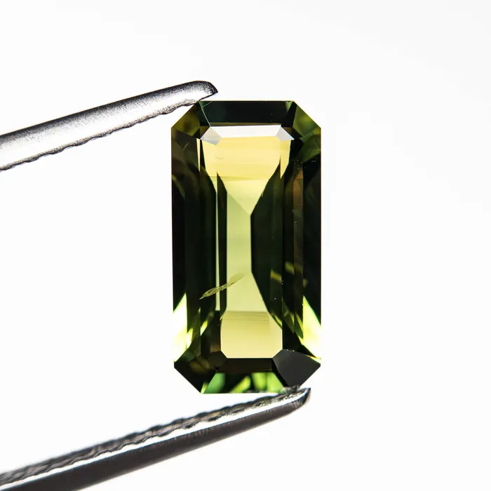 180ct 988x504x341mm Cut Corner Rectangle Step Cut Sapphire 2519102 Misfit Gems Rings