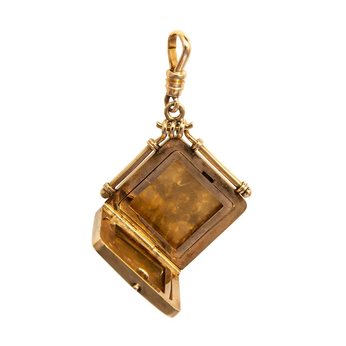 Croghans PreStyled Sets Victorian Engraved 10K Gold Locket Fob Pendant
