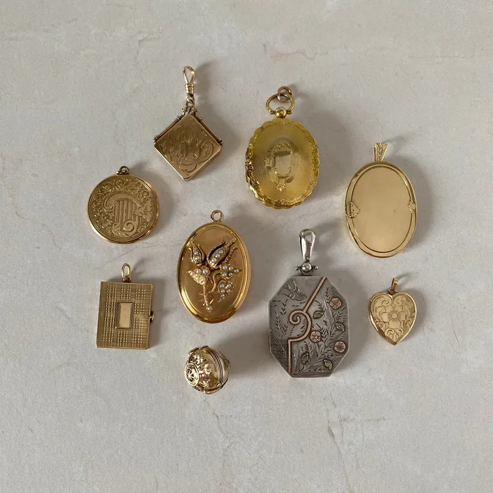 Croghans PreStyled Sets Victorian Engraved 10K Gold Locket Fob Pendant