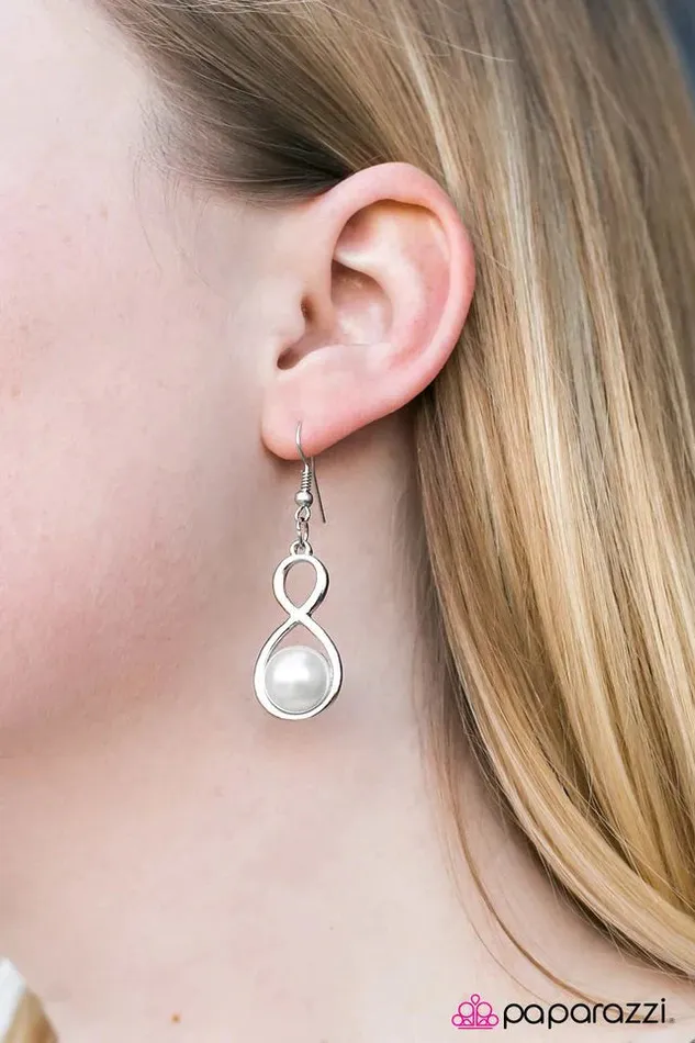 Earrings Paparazzi Jewelry Paparazzi Earring Musical Muse White