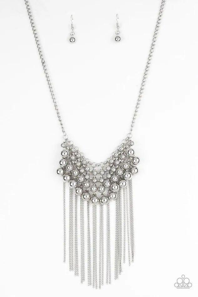 Necklaces Paparazzi Jewelry Paparazzi Necklace DIVAde and Rule Silver
