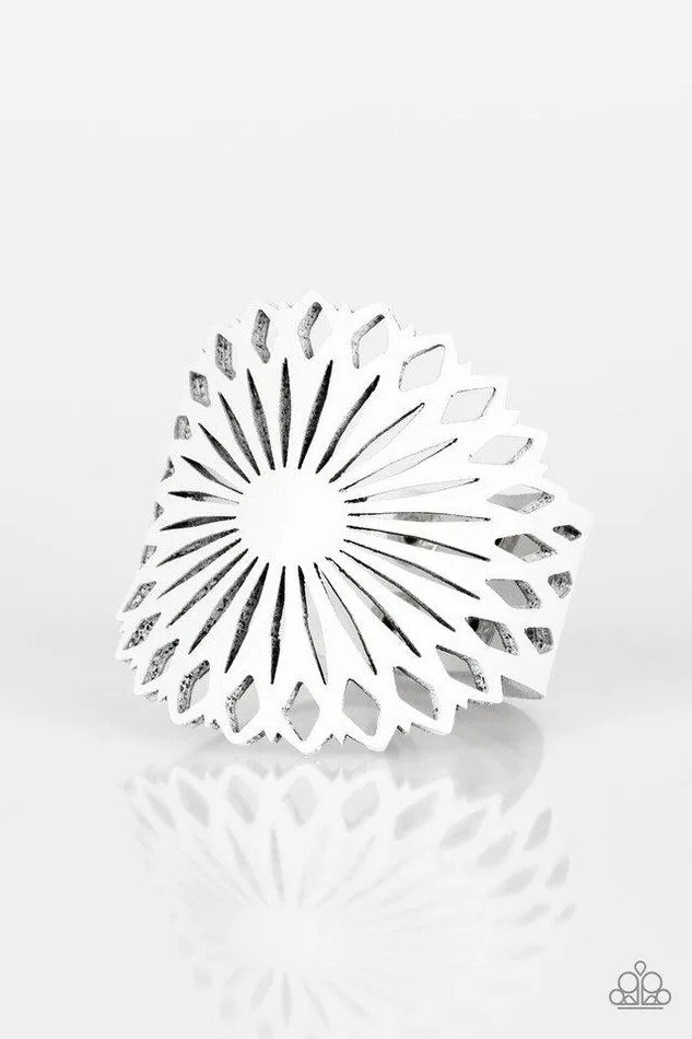 Paparazzi Bracelet Wildflower Garden White Paparazzi Jewelry Bracelets