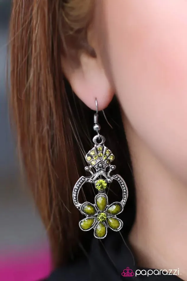 Paparazzi Earring Twinkling Romance Green Paparazzi Jewelry Earrings