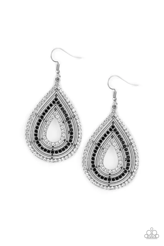 Paparazzi Jewelry Earrings Paparazzi Earring 5th Avenue Attraction Black