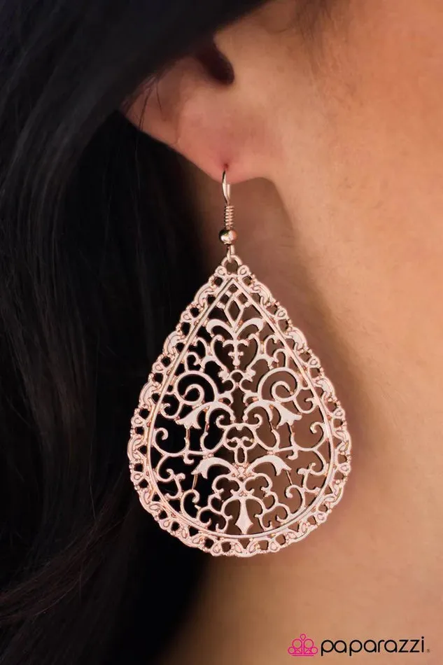 Paparazzi Jewelry Earrings Paparazzi Earring All VINE and Dandy Gold