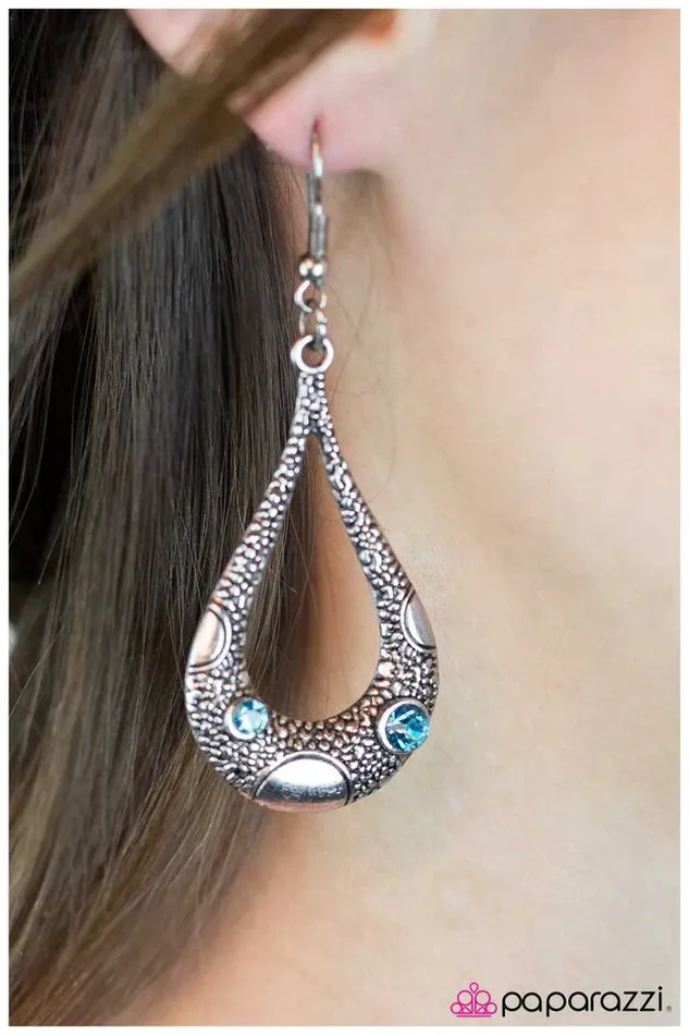 Paparazzi Jewelry Earrings Paparazzi Earring Crocodile Tears Blue