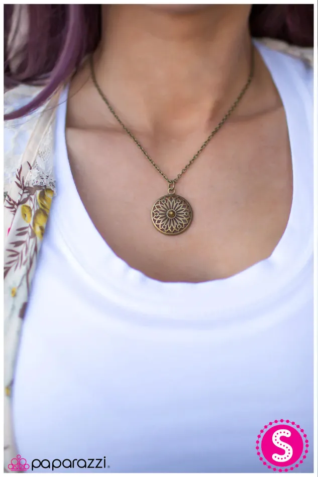 Paparazzi Jewelry Necklaces Paparazzi Necklace A Pretty Sight Brass