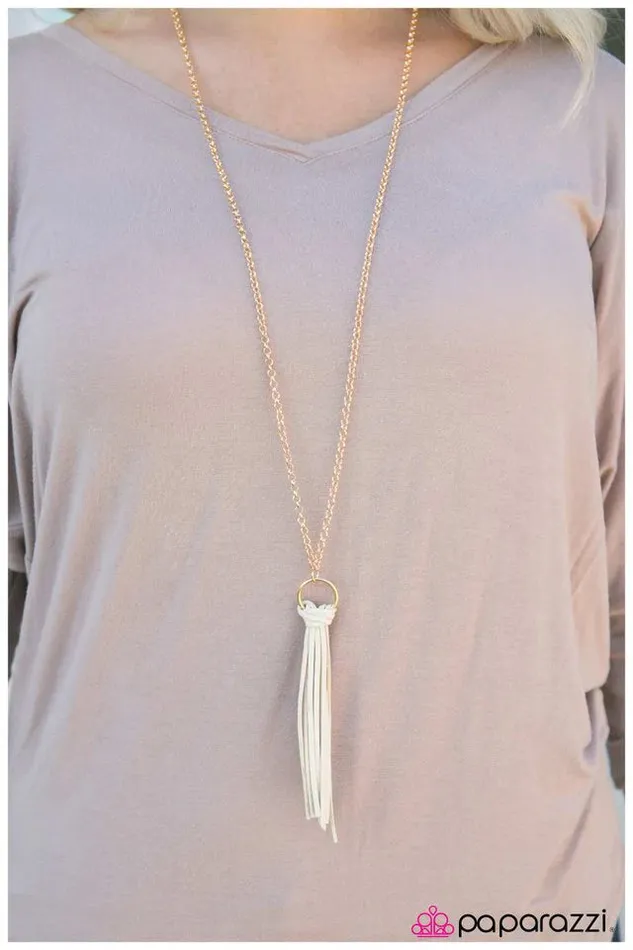Paparazzi Jewelry Necklaces Paparazzi Necklace FRINGE with Benefits Gold