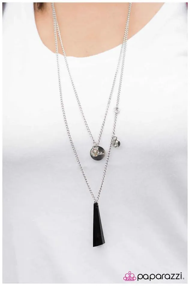 Paparazzi Jewelry Necklaces Paparazzi Necklace Love at First Sight Black