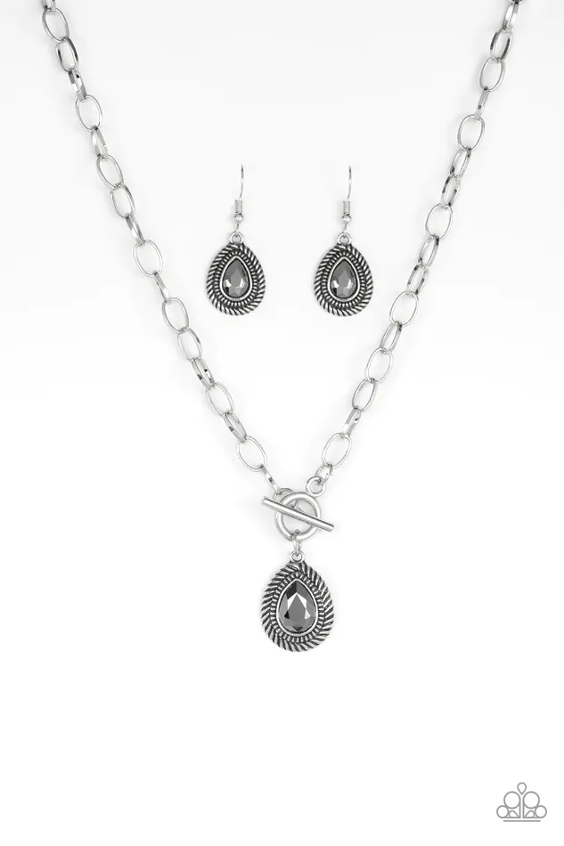 Paparazzi Jewelry Necklaces Paparazzi Necklace Sheen Queen Silver