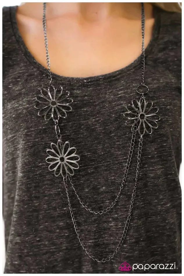 Paparazzi Jewelry Necklaces Paparazzi Necklace What A Wonder Black