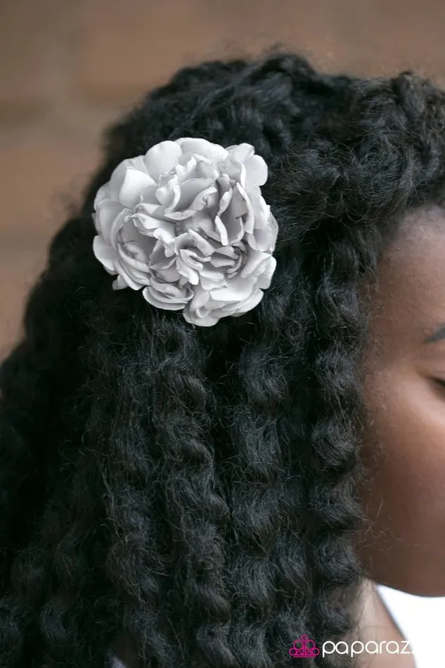 Paparazzi Jewelry Paparazzi Hair Accessories Love Keeps GROWING Silver Rings