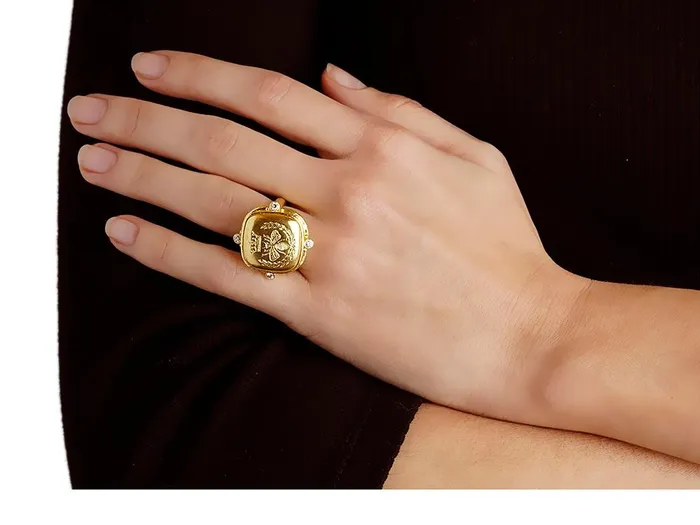 Rings Elizabeth Locke Queen Bee Diamond Ring Elizabeth Locke