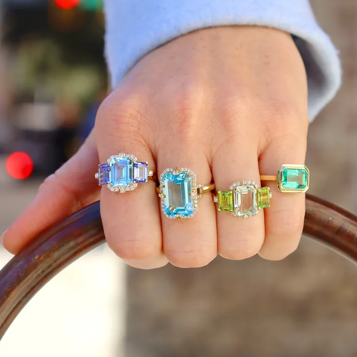 Rings Goshwara 3 Stone Blue Topaz Tanzanite 18K Gold Ring Goshwara