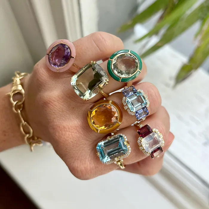 Rings Goshwara 3 Stone Blue Topaz Tanzanite 18K Gold Ring Goshwara