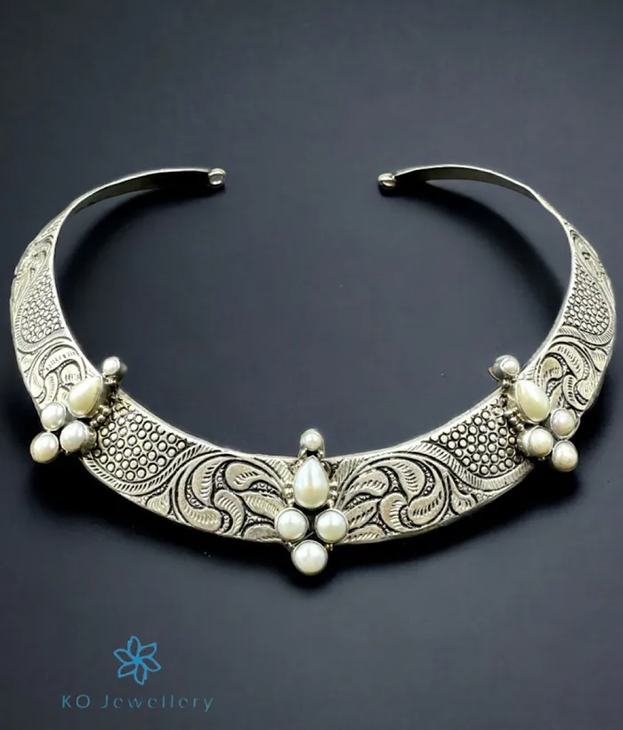 Jaipur Necklaces The Shanaya Silver Antique Hasli Necklace