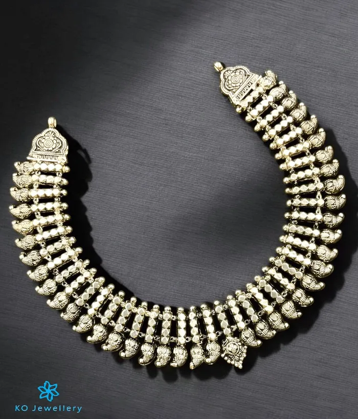 Silversmith The Dyuti Silver Paisley Necklace Necklaces
