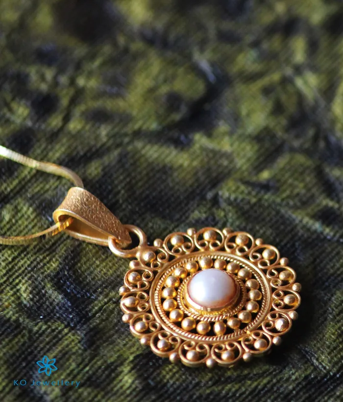 The Yuktvaa Silver Pendant Set Pearl Silversmith Necklaces