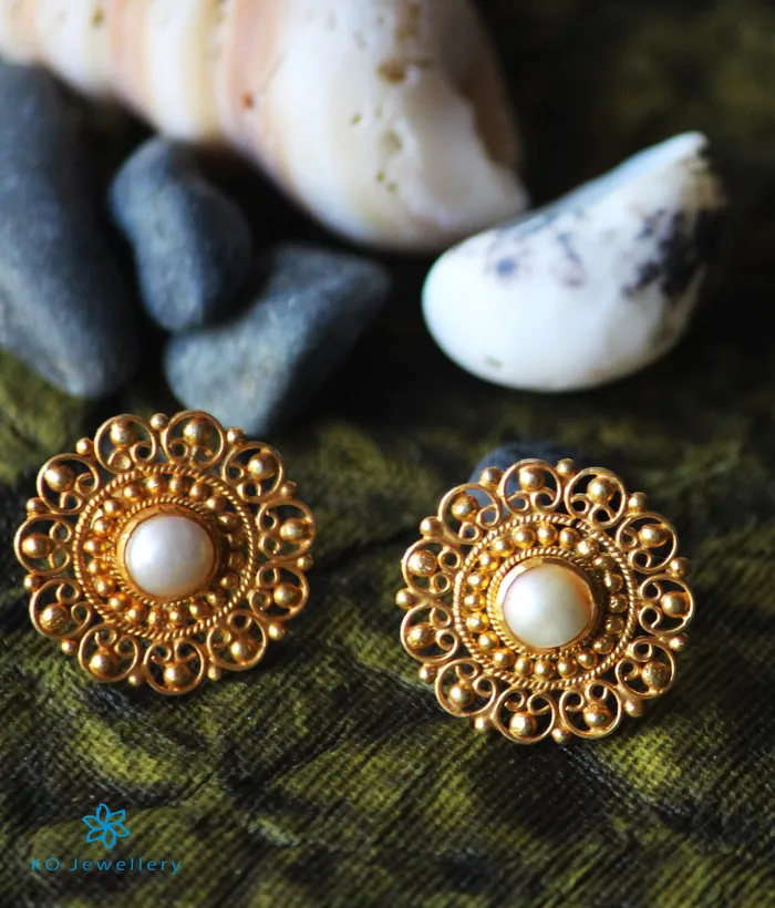 The Yuktvaa Silver Pendant Set Pearl Silversmith Necklaces