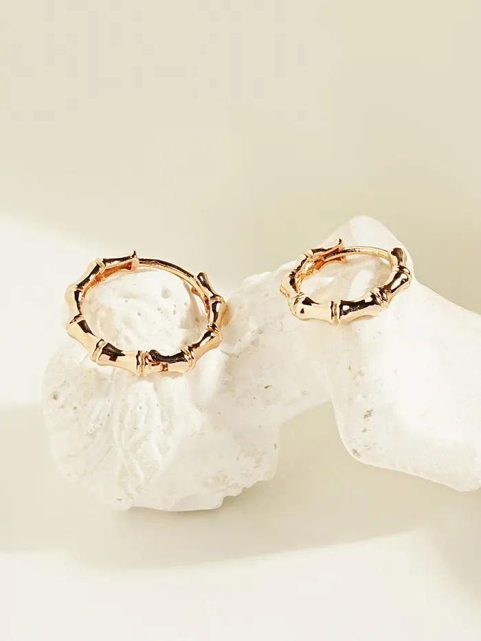14K Gold Round Wave Hoop Earring MinimalBijoux Earrings
