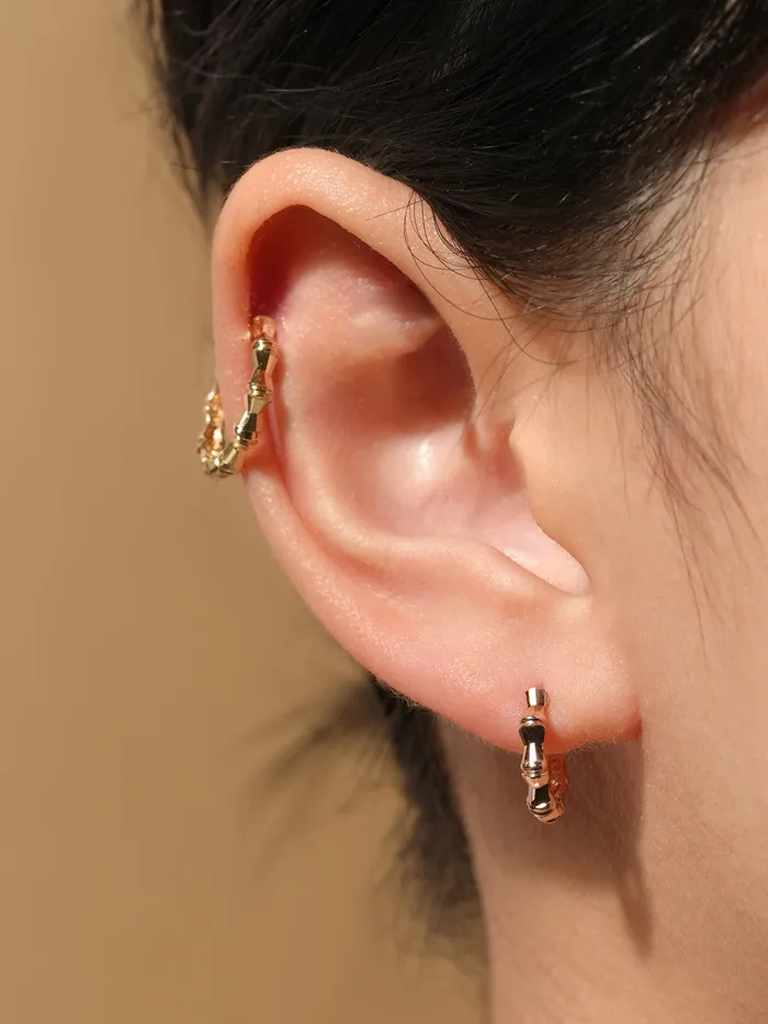 14K Gold Round Wave Hoop Earring MinimalBijoux Earrings