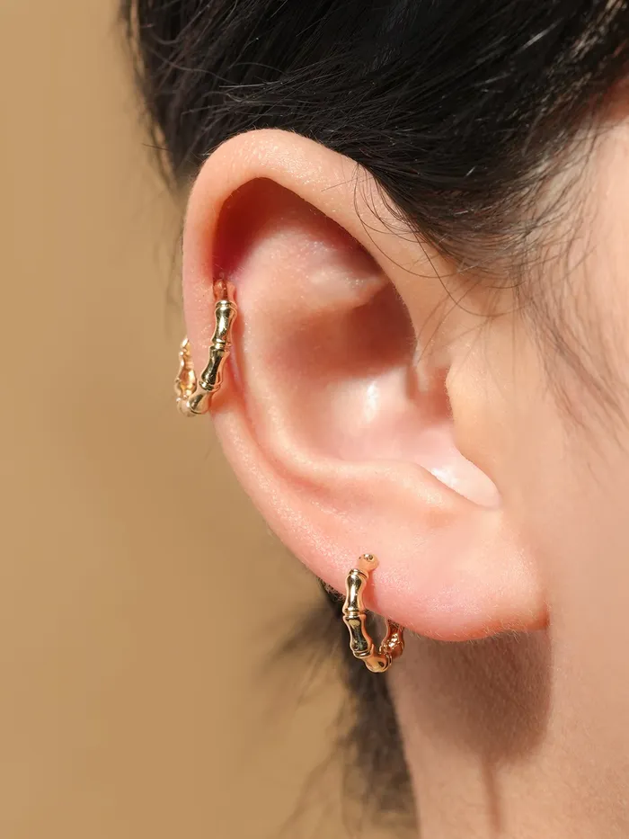14K Gold Round Wave Hoop Earring MinimalBijoux Earrings