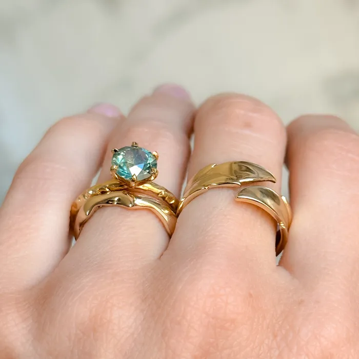 215ct Round Teal Nigerian Sapphire Six Prong Evergreen Solitaire in 18k Yellow Gold Anueva Jewelry PreStyled Sets