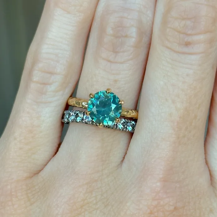215ct Round Teal Nigerian Sapphire Six Prong Evergreen Solitaire in 18k Yellow Gold Anueva Jewelry PreStyled Sets