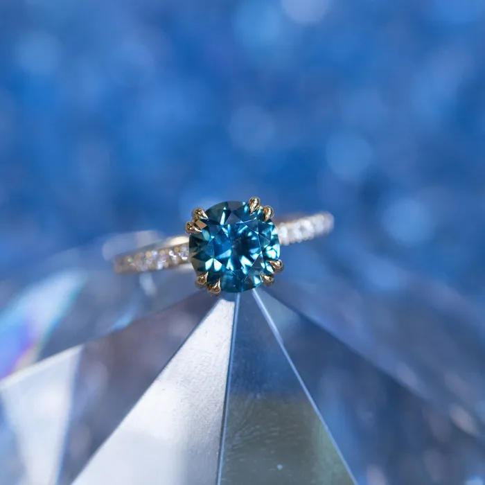 Anueva Jewelry 249ct Round Teal Blue Montana Sapphire Double Claw Prong Solitaire with French Diamonds in 18k Yellow Gold PreStyled Sets