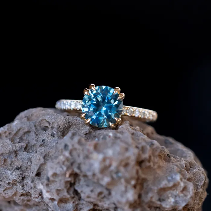 Anueva Jewelry 249ct Round Teal Blue Montana Sapphire Double Claw Prong Solitaire with French Diamonds in 18k Yellow Gold PreStyled Sets
