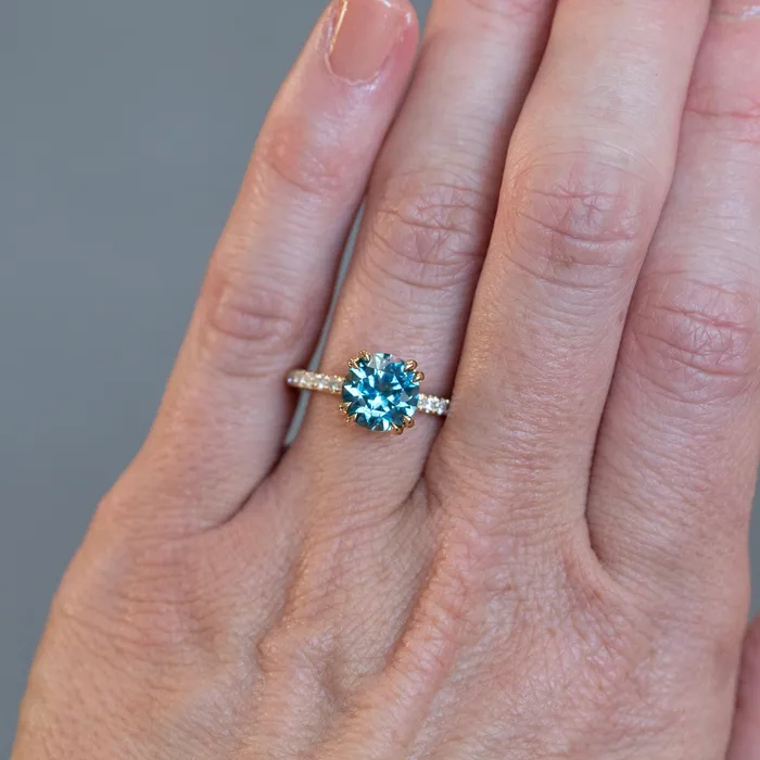 Anueva Jewelry 249ct Round Teal Blue Montana Sapphire Double Claw Prong Solitaire with French Diamonds in 18k Yellow Gold PreStyled Sets