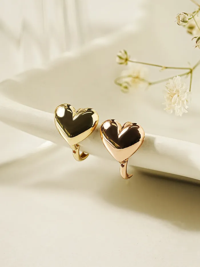 Earrings MinimalBijoux 14K Gold Lovely Voluminious Heart Cartilage Hoop Earring