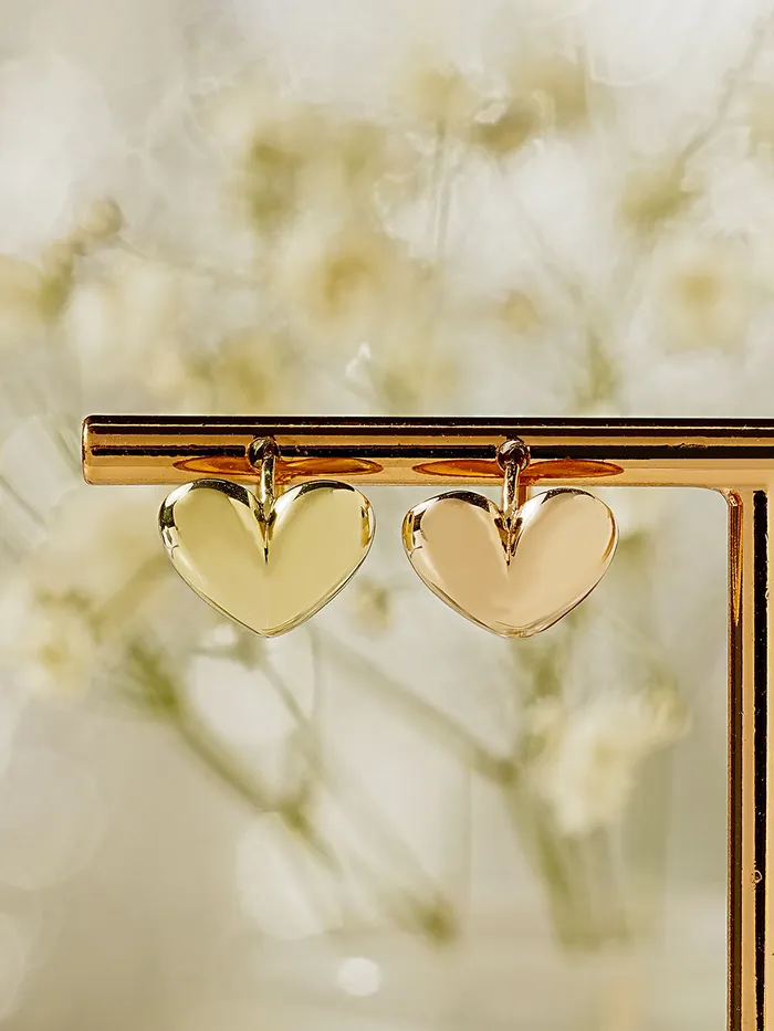 Earrings MinimalBijoux 14K Gold Lovely Voluminious Heart Cartilage Hoop Earring