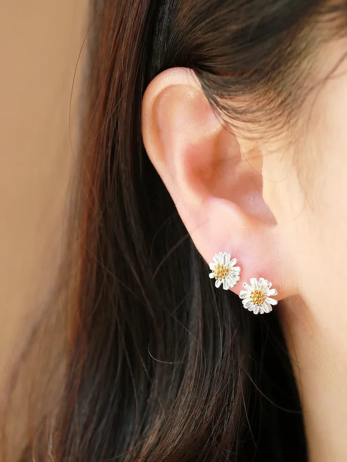 Earrings MinimalBijoux 925 Silver Daisy Stud Earring