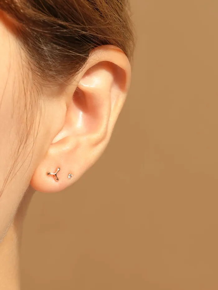 MinimalBijoux 14K Gold Boomerang Cartilage Earring 20G Earrings