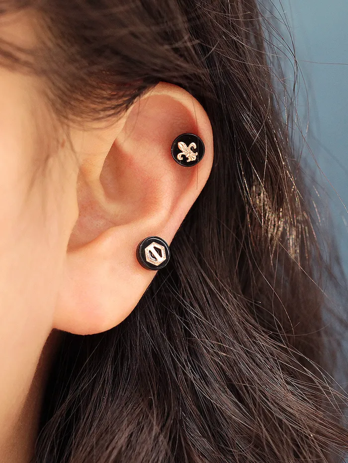 MinimalBijoux Earrings 14K Gold Black and Gold Cartilage Earring 20G
