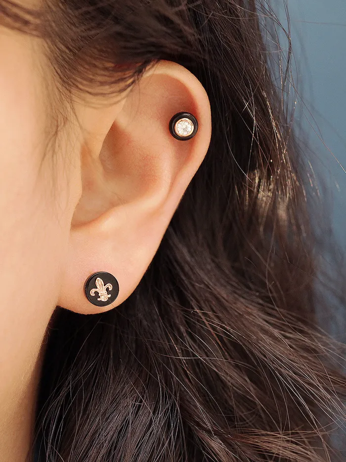 MinimalBijoux Earrings 14K Gold Black and Gold Cartilage Earring 20G