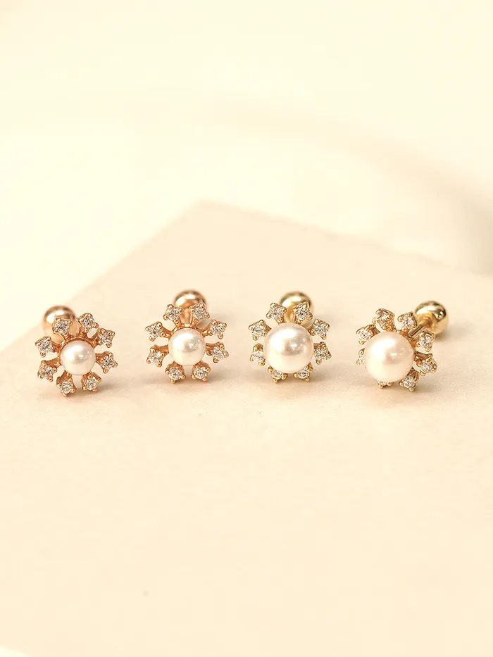 MinimalBijoux Earrings 14K Gold Pearl Flower Cubic Cartilage Earring 20G18G16G