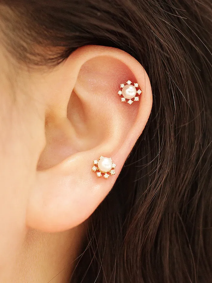 MinimalBijoux Earrings 14K Gold Pearl Flower Cubic Cartilage Earring 20G18G16G