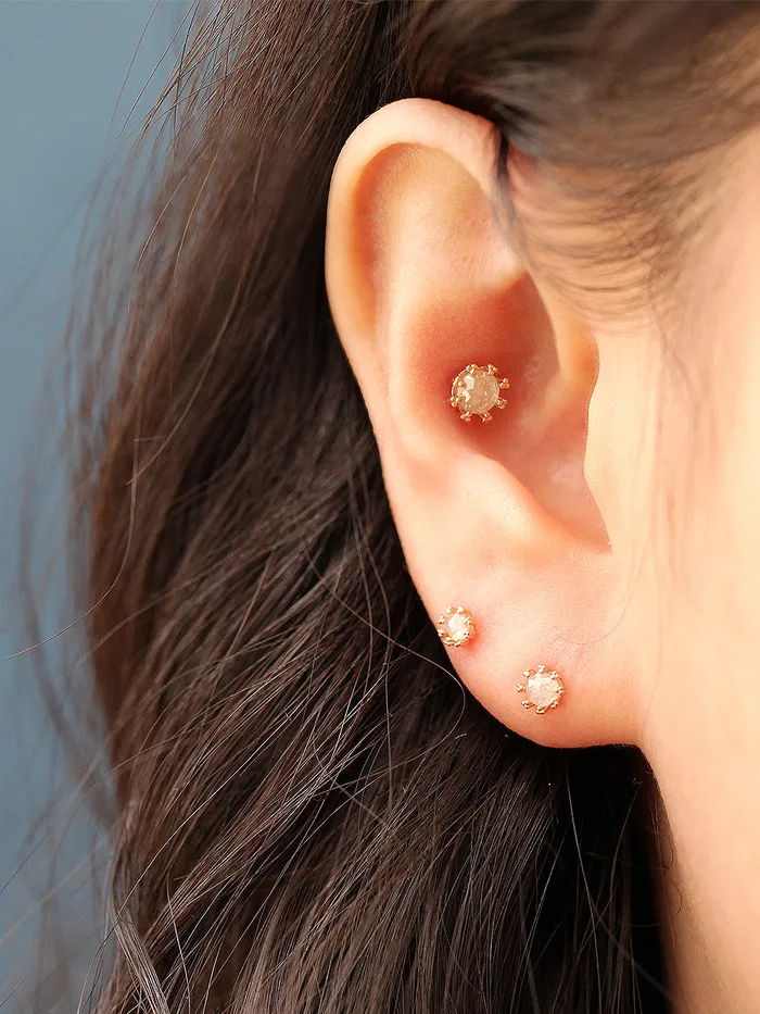MinimalBijoux Earrings 14K Gold Triangle Ball Rough Diamond Cartilage Earring 20G18G16G