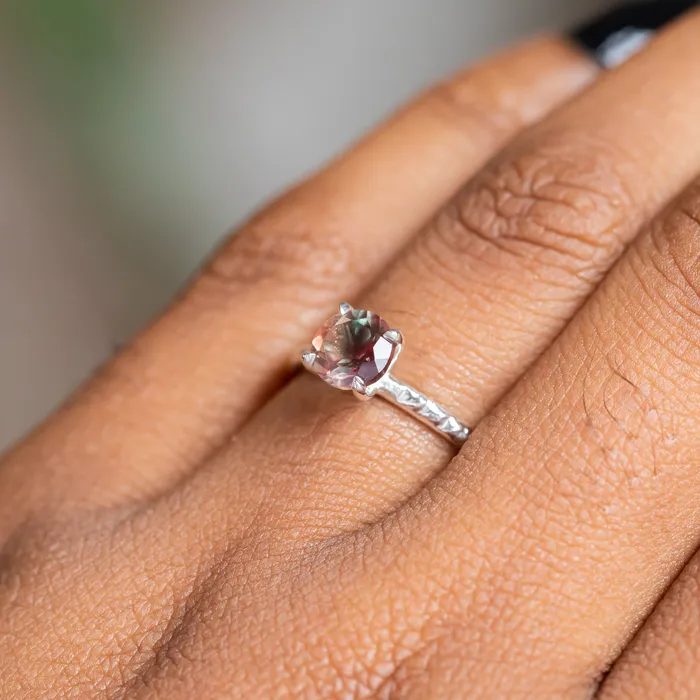 Naveet Rings 090ct Round Oregon Sunstone Solitaire Ring in Sterling Silver with Evergreen Texture
