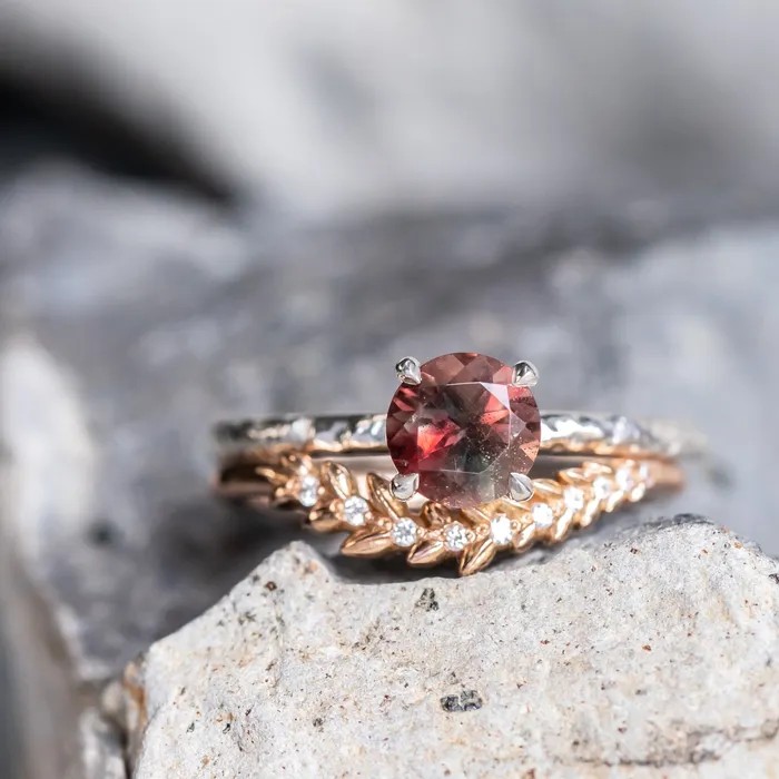 Naveet Rings 090ct Round Oregon Sunstone Solitaire Ring in Sterling Silver with Evergreen Texture