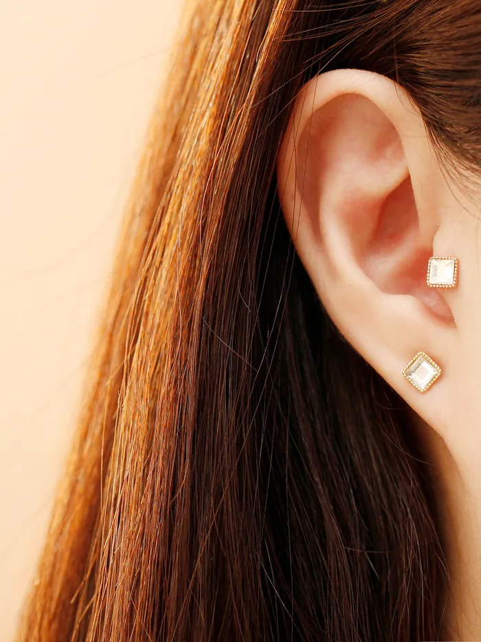 Rings MinimalBijoux 14K Gold Swarovski Stone Heart and Square Internally Threaded Labret Piercing 18G16G