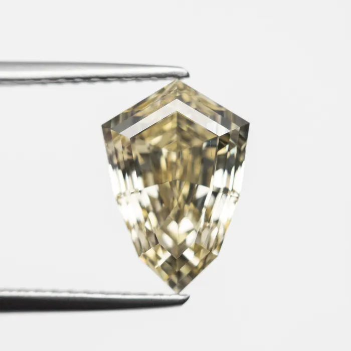 Rings Misfit Diamonds 300ct 1115x772x527mm VS1 Fancy Brownish Yellow Shield Step Cut 2183101