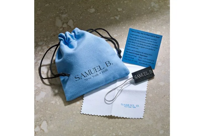 Samuel B Rings Glow Ring Emerald