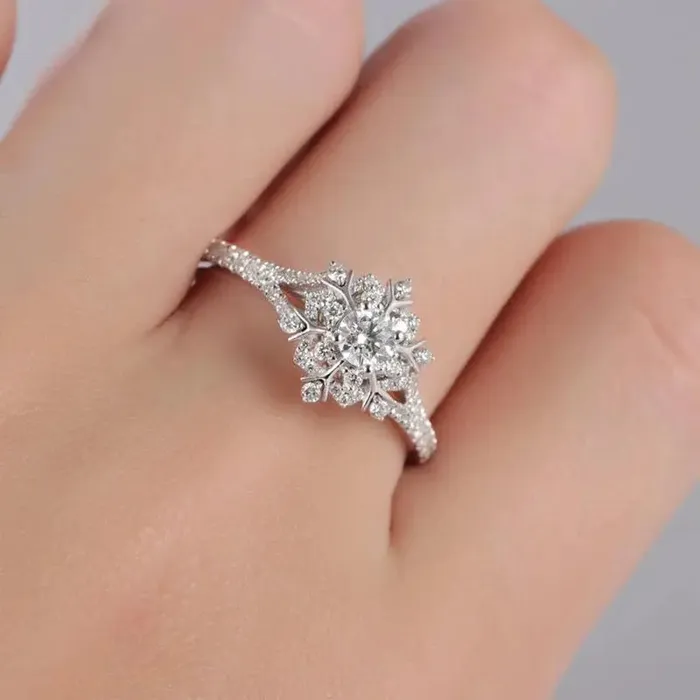 Luxus Moissanite Rings Silver or Gold Moissanite Engagement Ring Snowflake