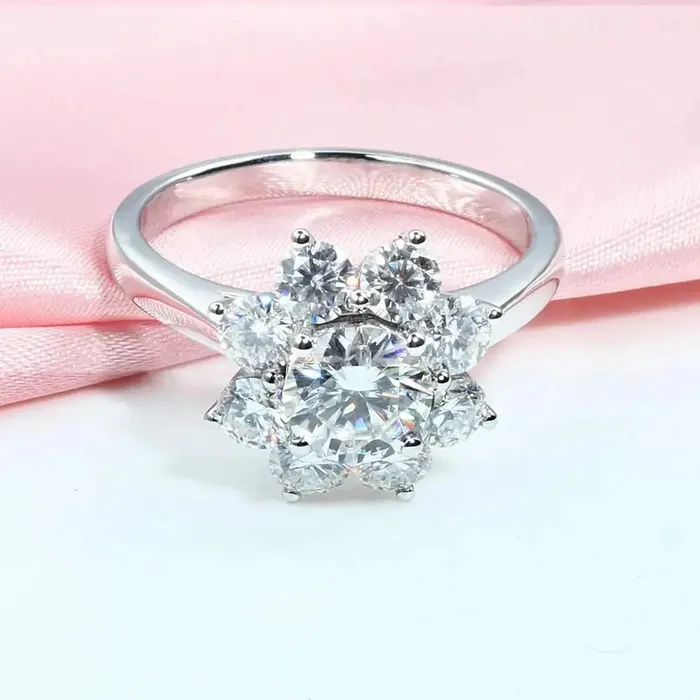 Luxus Moissanite Silver or Gold Sunflower Halo Moissanite Rings Engagement Ring 1ct Rings Luxus Moissanite Silver or Gold Sunflower Halo Moissanite Rings Engagement Ring 1ct Rings