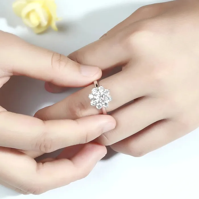 Luxus Moissanite Silver or Gold Sunflower Halo Moissanite Rings Engagement Ring 1ct Rings