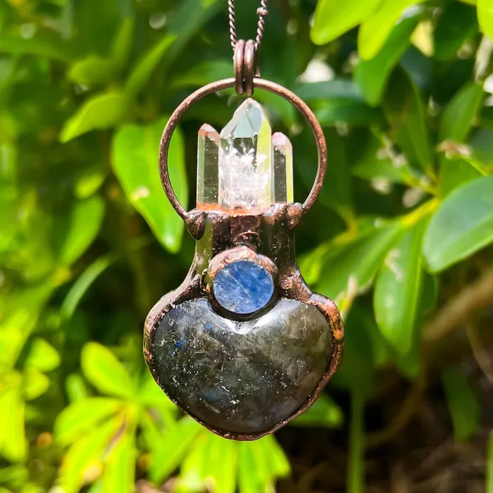 Magic Crystals Necklaces Natural Quartz Handcrafted Bronze Necklace